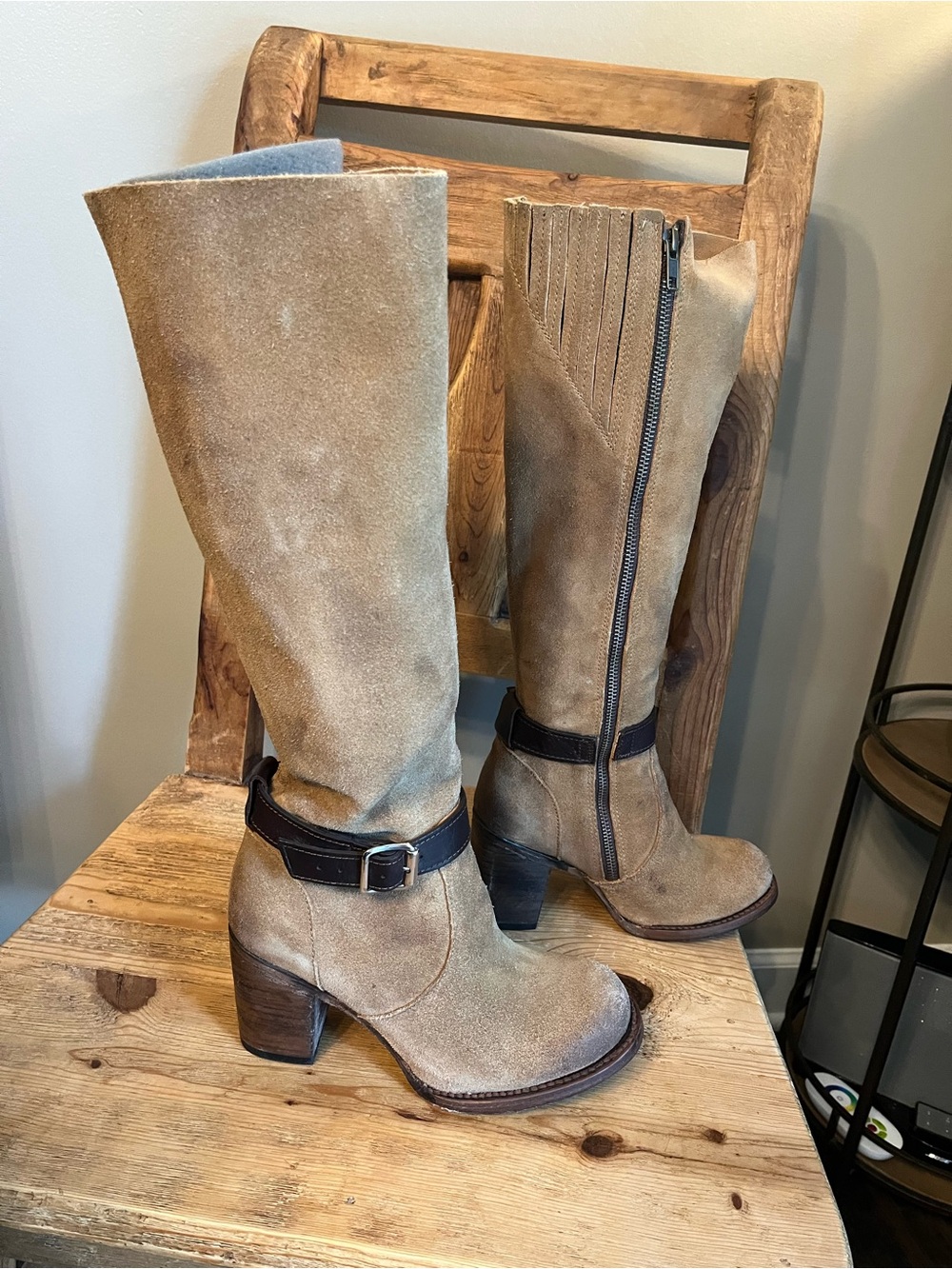 Freebird Holland Tan Suede size 7